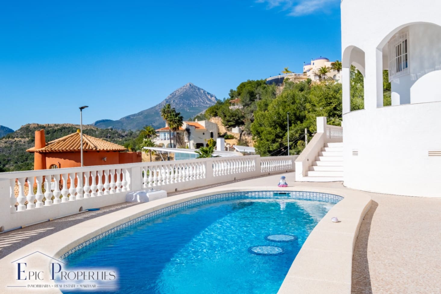 4 sovrum Villa till salu i Alfaz del Pi / L'Alfas del Pi med pool - 1 350 000 € (Ref: 9603282)