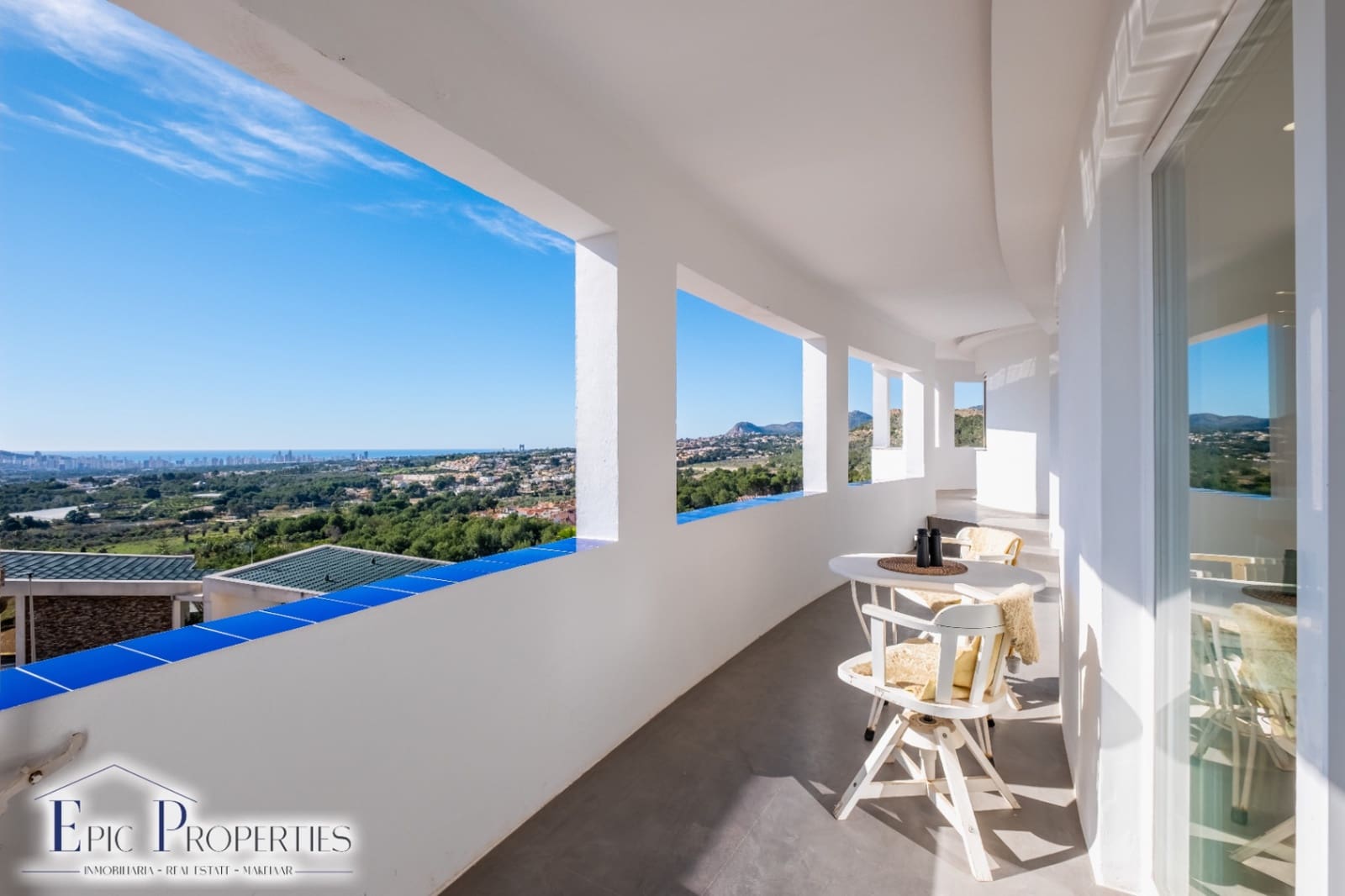 4 sovrum Villa till salu i Alfaz del Pi / L'Alfas del Pi med pool - 1 350 000 € (Ref: 9603282)