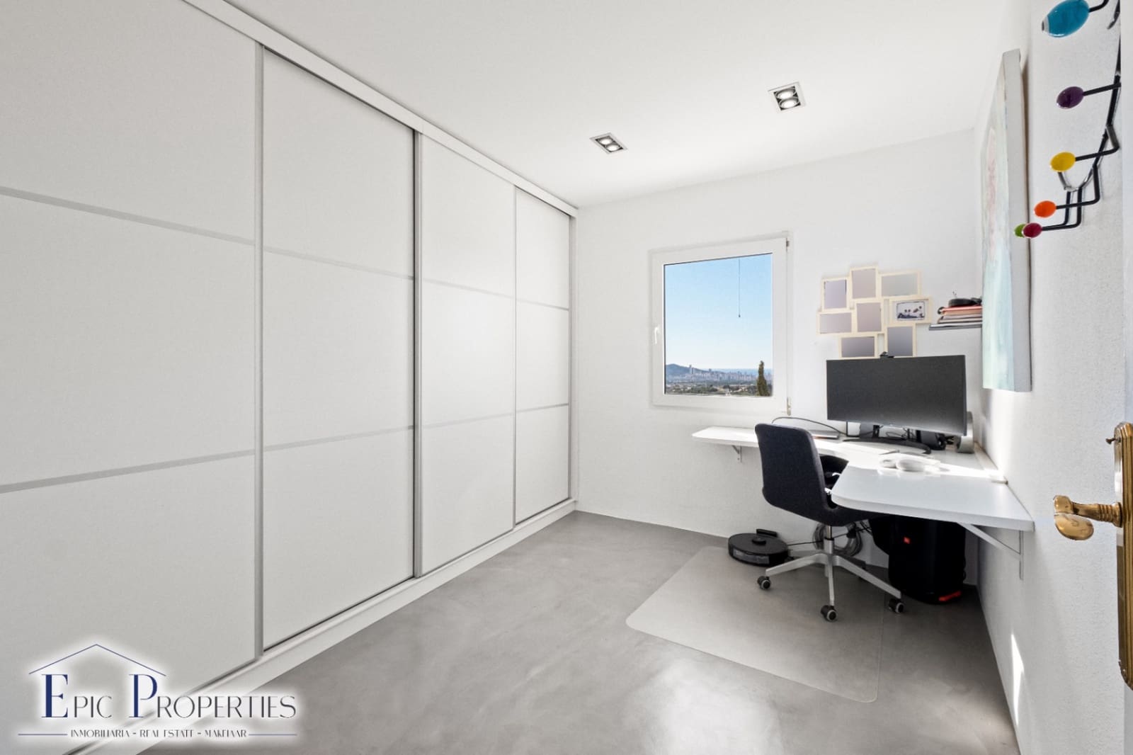 4 sovrum Villa till salu i Alfaz del Pi / L'Alfas del Pi med pool - 1 350 000 € (Ref: 9603282)