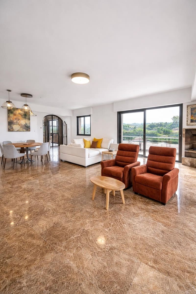 Chalet de 5 habitaciones en La Nucia en venta con piscina - 895.000 € (Ref: 9606782)