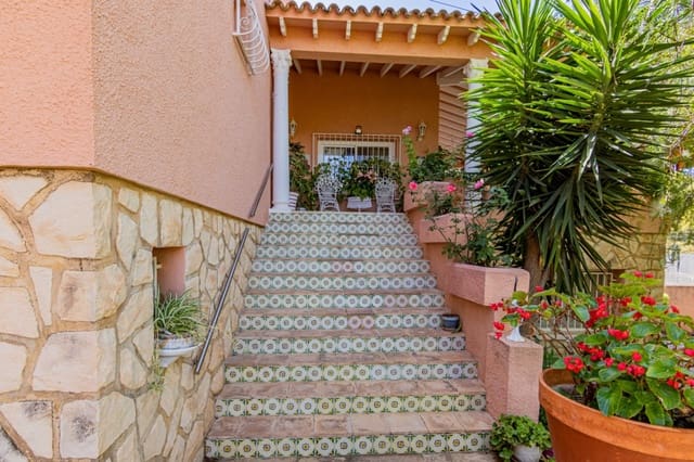 Chalet de 4 habitaciones en Albir, Alfaz del Pi / L'Alfàs del Pi en venta con piscina - 620.000 € (Ref: 9665249)