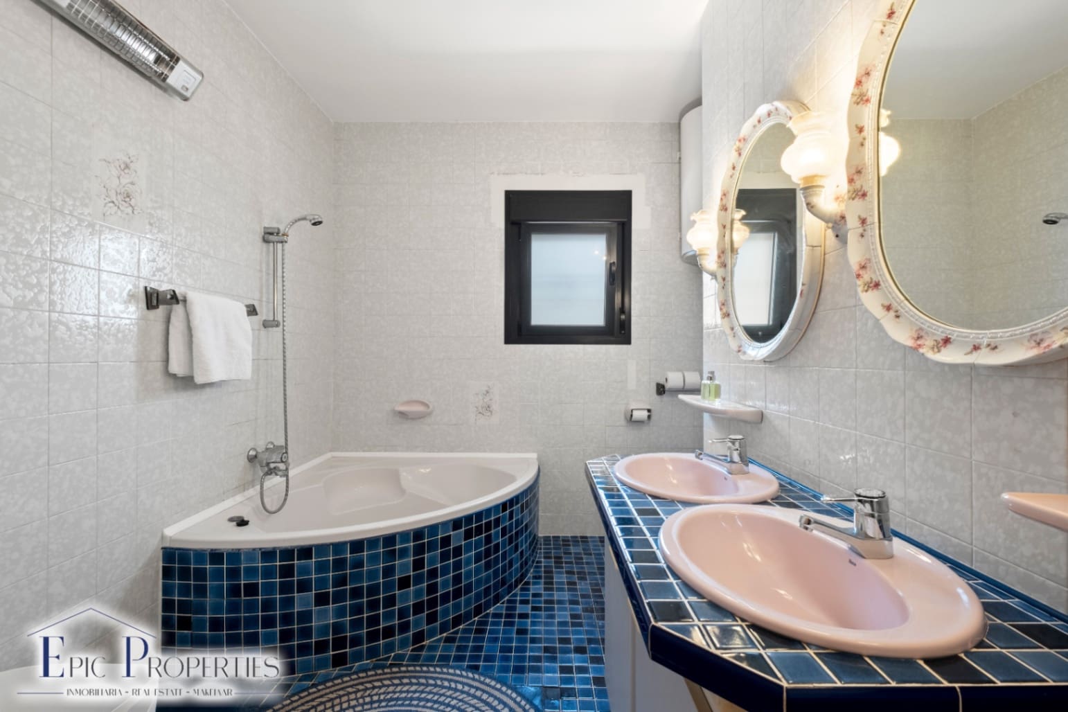 3 soveværelse Villa til salg i Albir med swimmingpool garage - € 729.000 (Ref: 9687456)