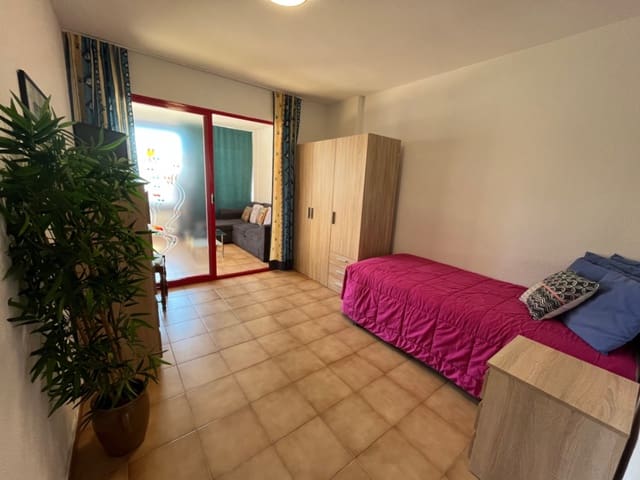 2 bedroom Apartment for rent in Benidorm with pool garage - € 1,000 (Ref: 9687457)