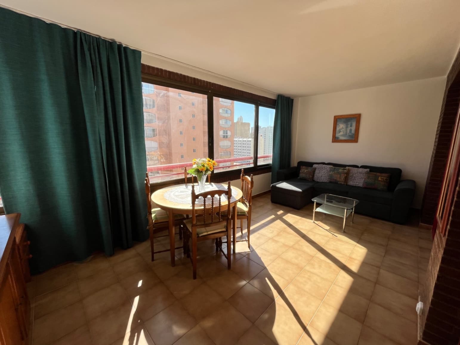 2 Zimmer Apartment zu vermieten in Benidorm mit Pool - 1.000 € (Ref: 9687457)
