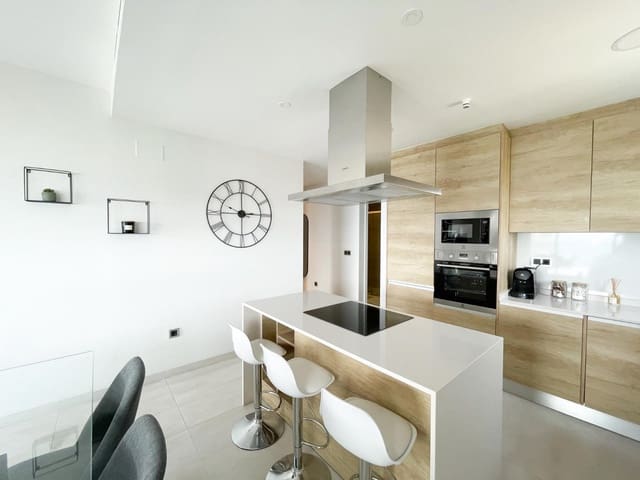 3 sovrum Lägenhet till salu i Benidorm med pool garage - 699 000 € (Ref: 9709219)