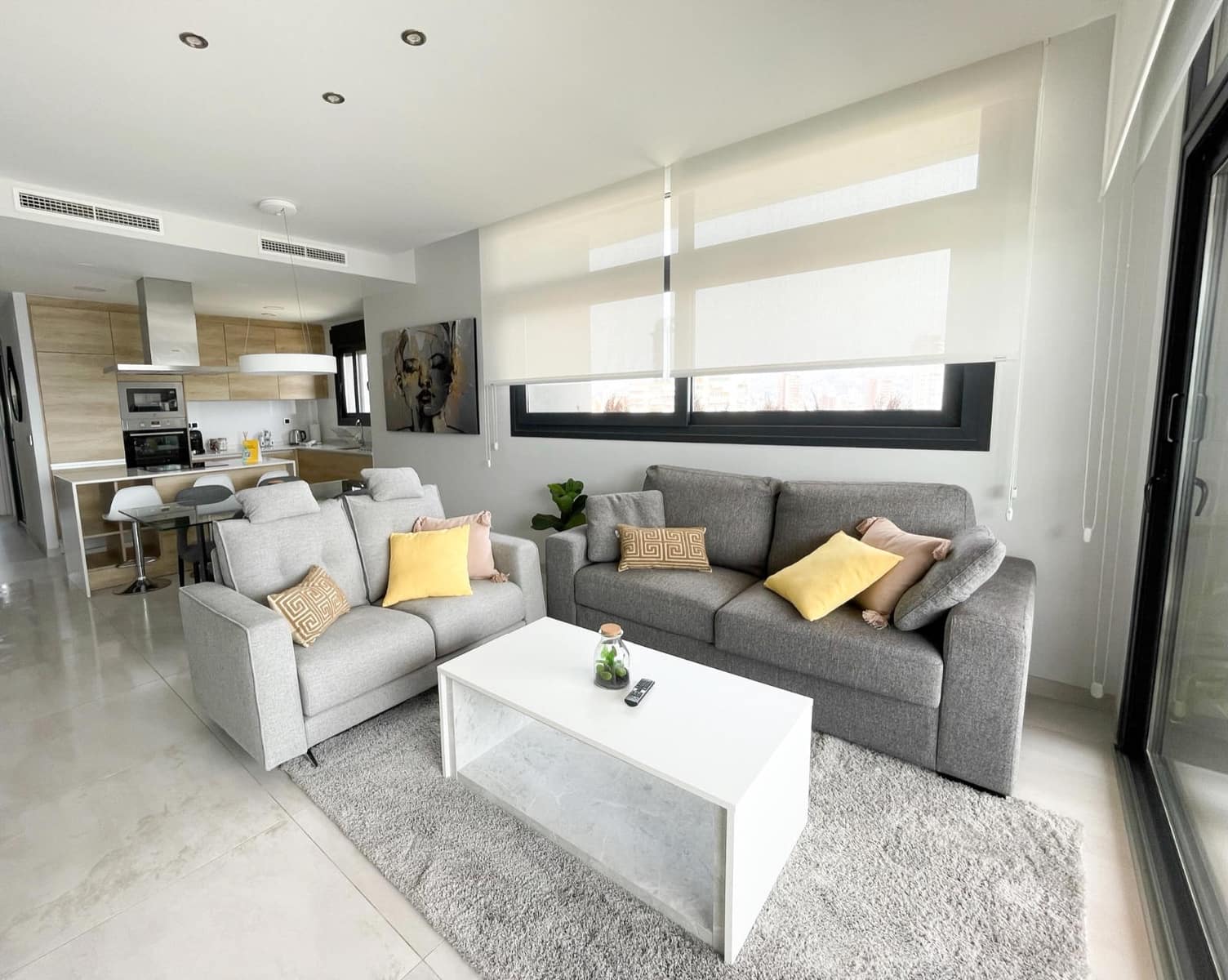 3 bedroom Apartment for sale in Benidorm with pool garage - € 699,000 (Ref: 9709219)