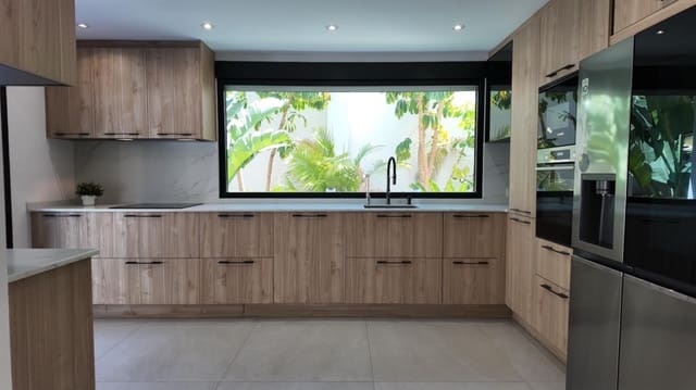 3 Zimmer Villa zu vermieten in Albir, Alfaz del Pi / L'Alfàs del Pi mit Pool Garage - 3.550 € (Ref: 9787023)