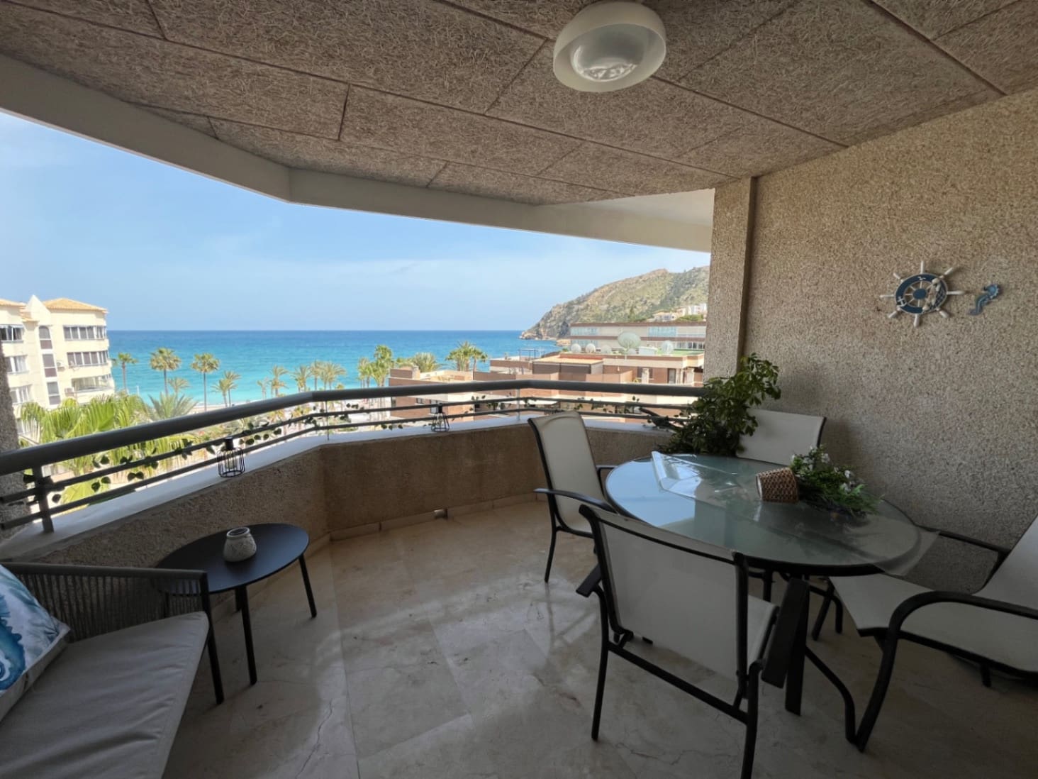 2 quarto Apartamento para arrendar em Albir com piscina - 1 800 € (Ref: 9807349)