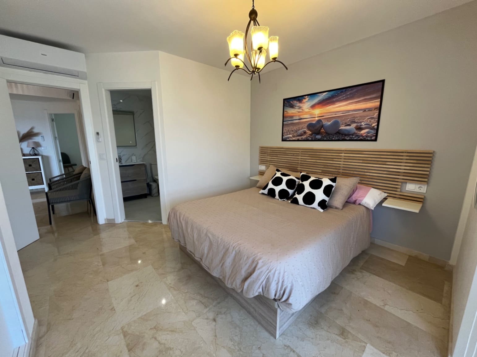 2 quarto Apartamento para arrendar em Albir com piscina - 1 800 € (Ref: 9807349)