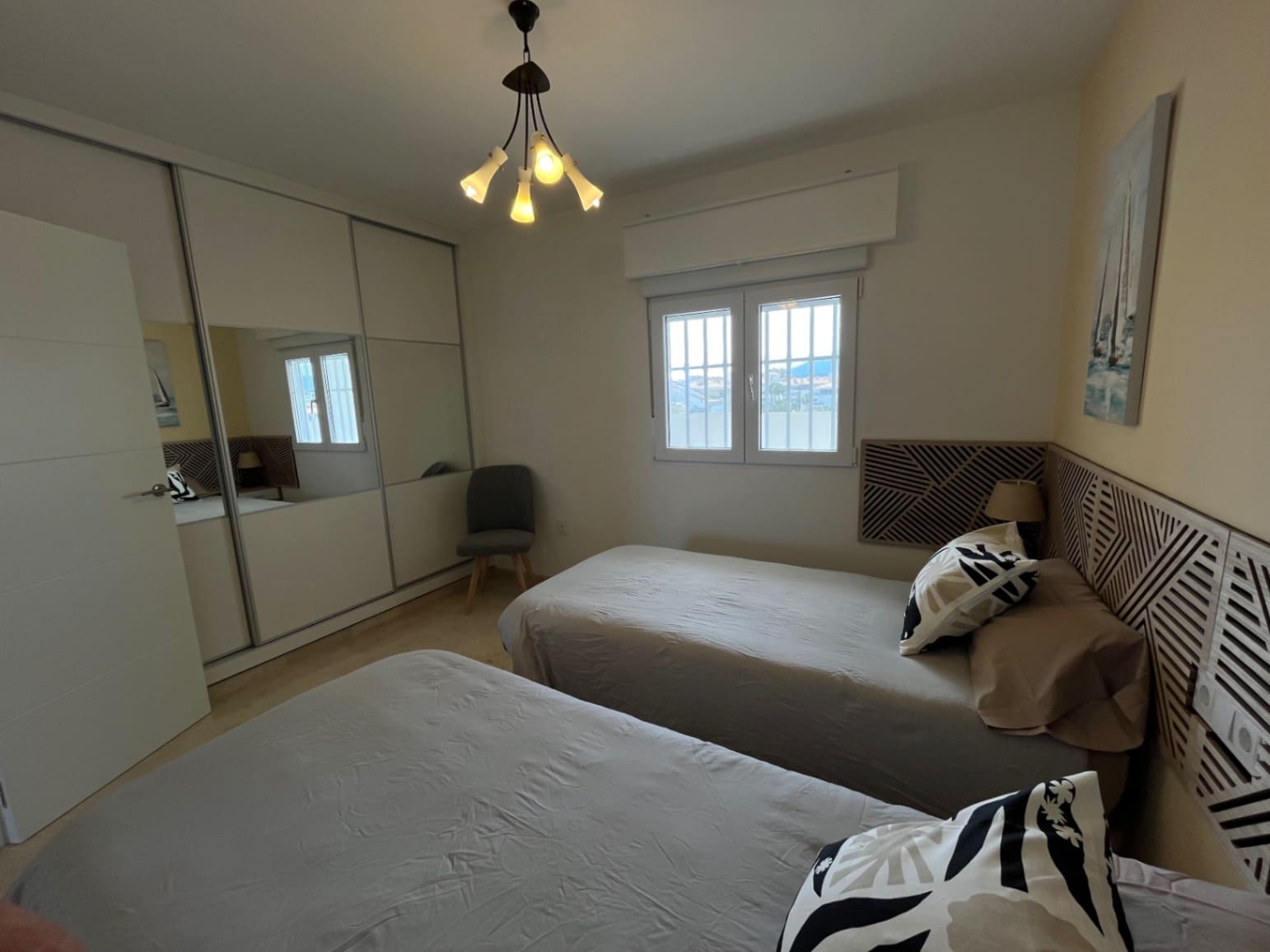 2 quarto Apartamento para arrendar em Albir com piscina - 1 800 € (Ref: 9807349)