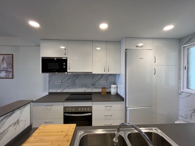 2 quarto Apartamento para arrendar em Albir, Alfaz del Pi / L'Alfàs del Pi com piscina - 1 800 € (Ref: 9807349)