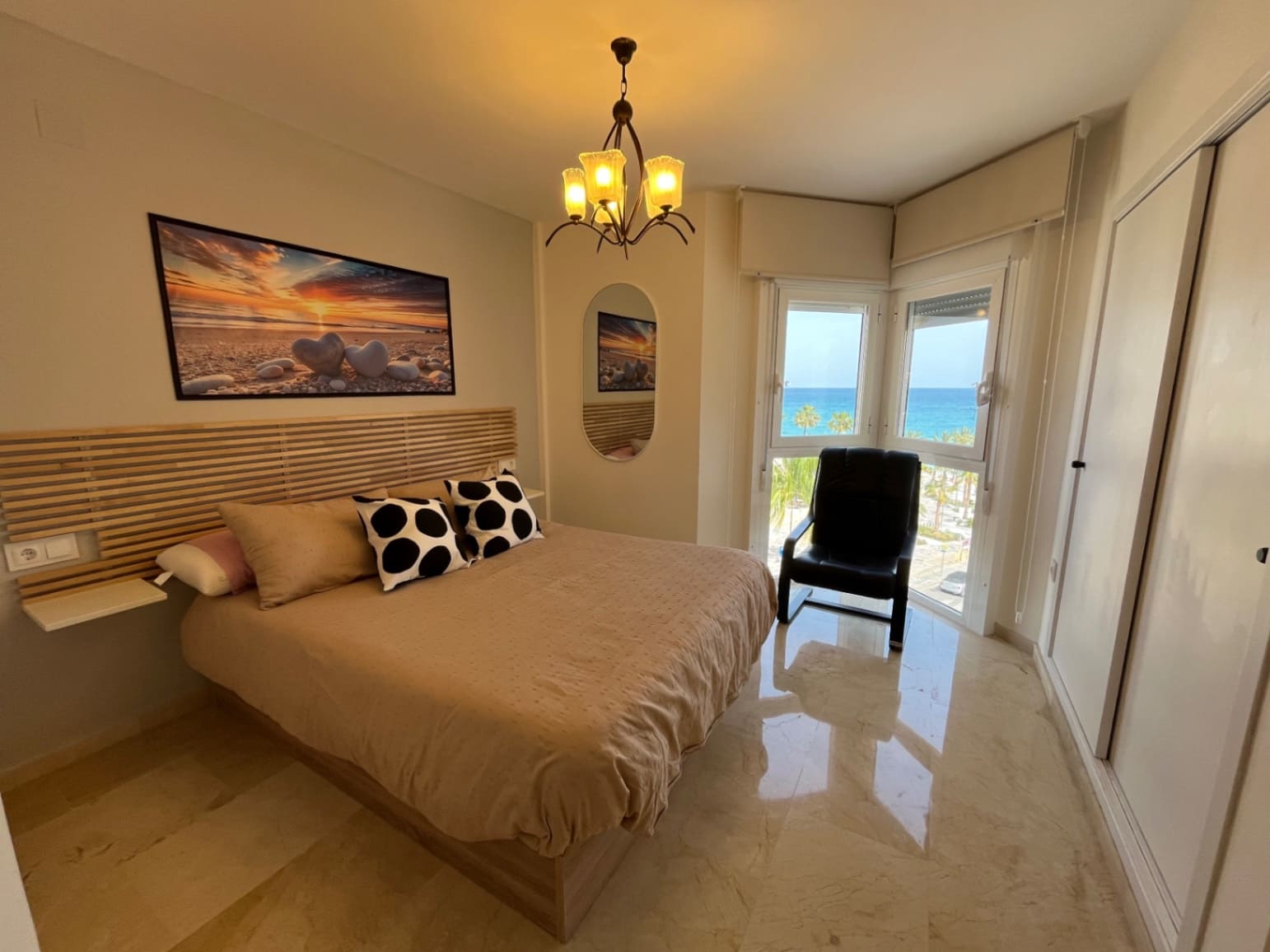 2 quarto Apartamento para arrendar em Albir com piscina - 1 800 € (Ref: 9807349)