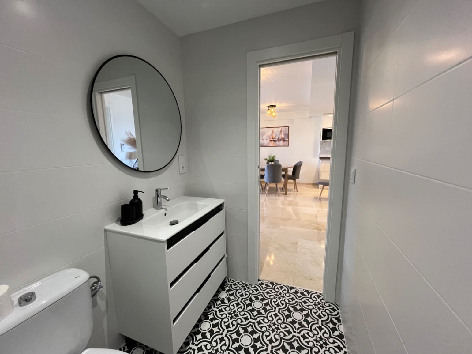 2 quarto Apartamento para arrendar em Albir com piscina - 1 800 € (Ref: 9807349)