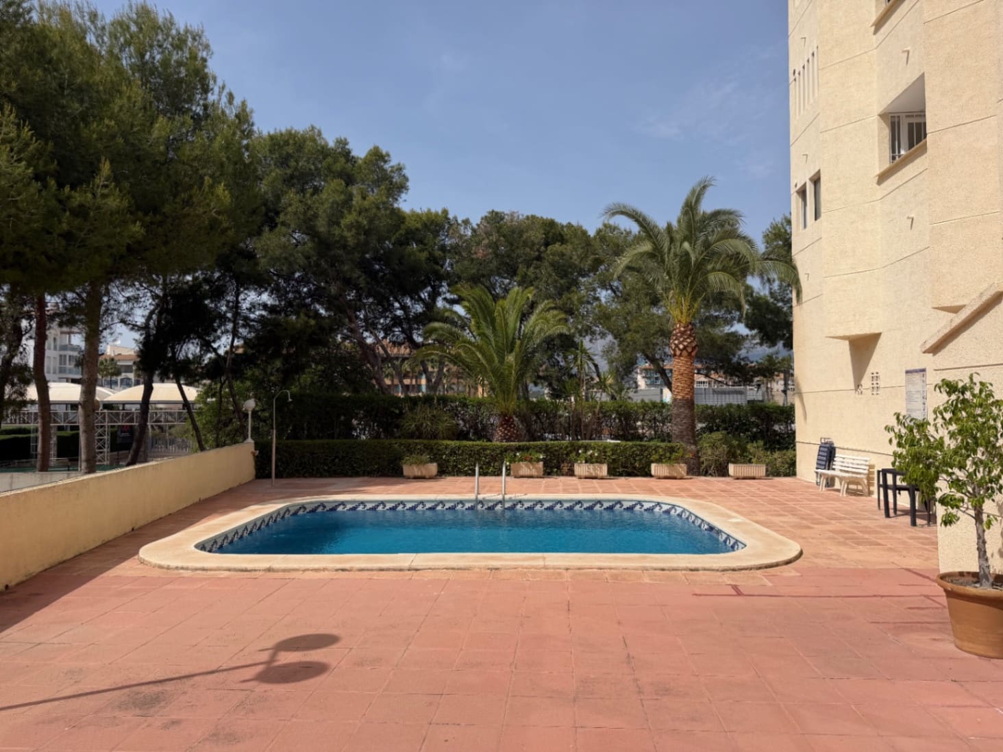 2 quarto Apartamento para arrendar em Albir com piscina - 1 800 € (Ref: 9807349)