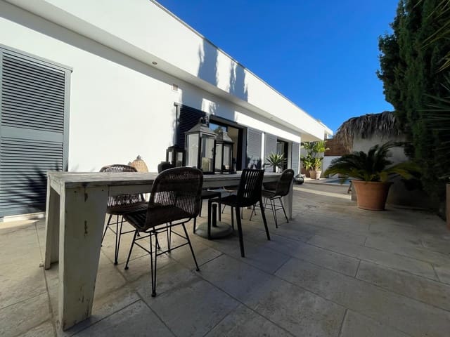 3 soveværelse Villa til salg i Albir, Alfaz del Pi / L'Alfàs del Pi med swimmingpool garage - € 795.000 (Ref: 9838478)