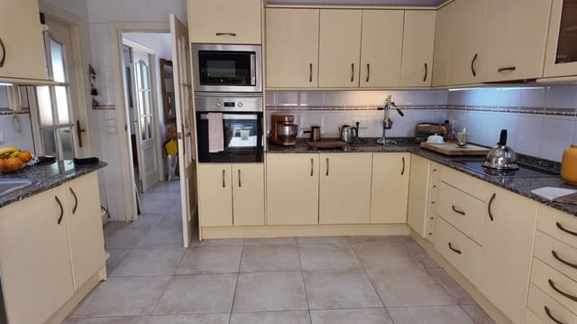 Casa de 4 habitaciones en Albir, Alfaz del Pi / L'Alfàs del Pi en venta con piscina garaje - 599.000 € (Ref: 9854472)