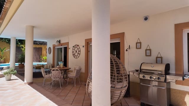 Casa de 4 habitaciones en Albir, Alfaz del Pi / L'Alfàs del Pi en venta con piscina garaje - 599.000 € (Ref: 9854472)