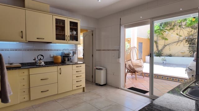 Casa de 4 habitaciones en Albir, Alfaz del Pi / L'Alfàs del Pi en venta con piscina garaje - 599.000 € (Ref: 9854472)