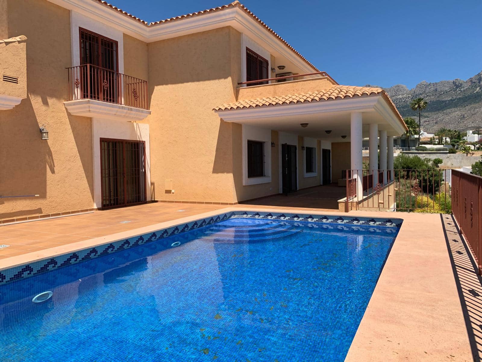 6 quarto Moradia para venda em Altea com piscina garagem - 1 800 000 € (Ref: 9874316)