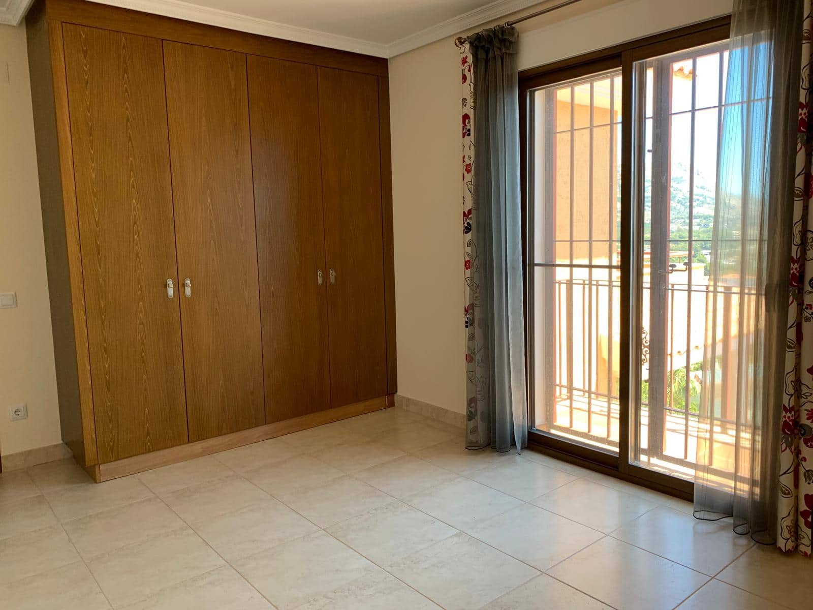 6 quarto Moradia para venda em Altea com piscina garagem - 1 800 000 € (Ref: 9874316)