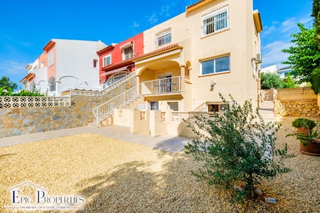 6 soveværelse Byhus til salg i La Nucia med swimmingpool garage - € 498.000 (Ref: 9905130)