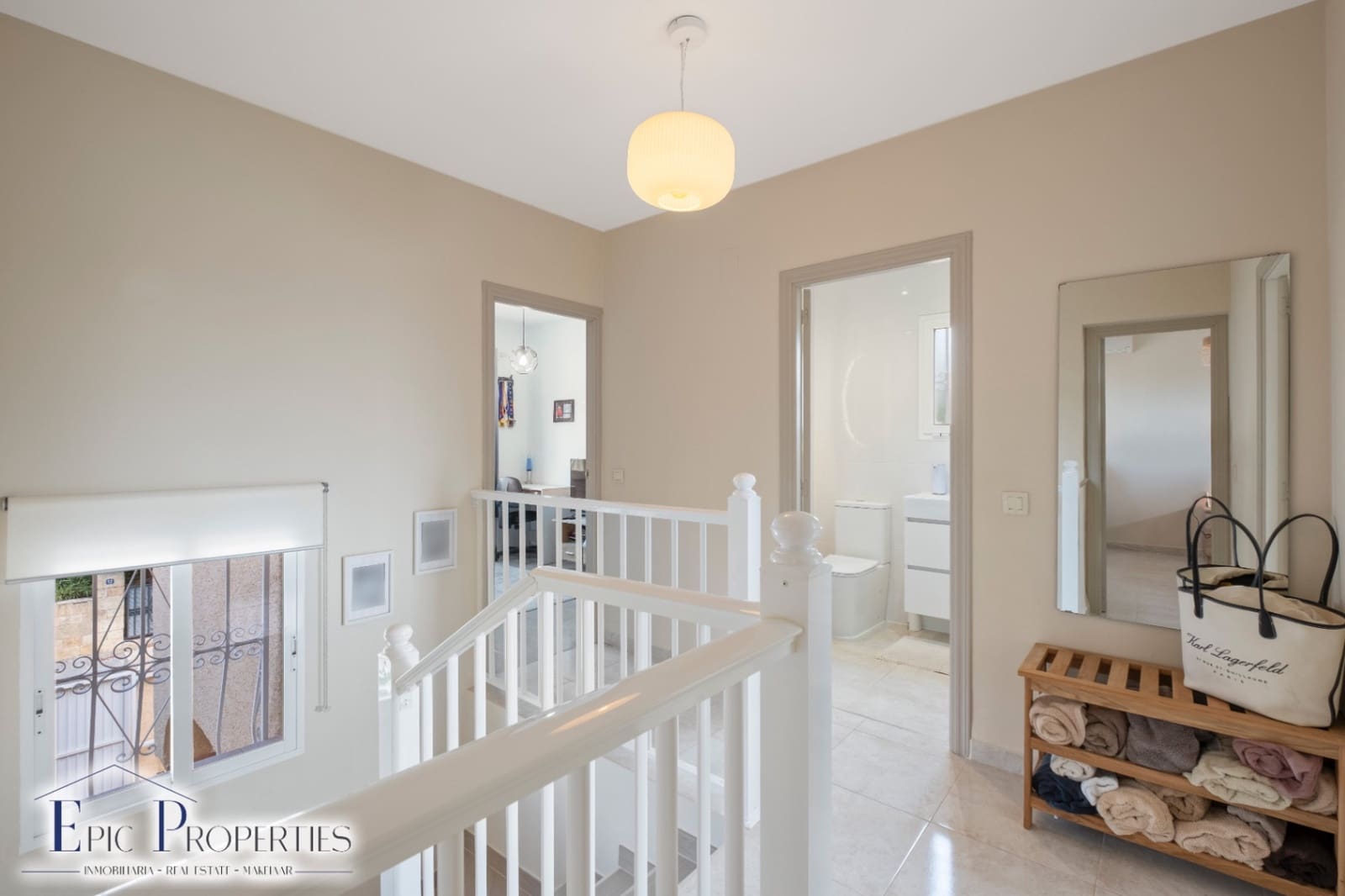 6 soveværelse Byhus til salg i La Nucia med swimmingpool garage - € 498.000 (Ref: 9905130)