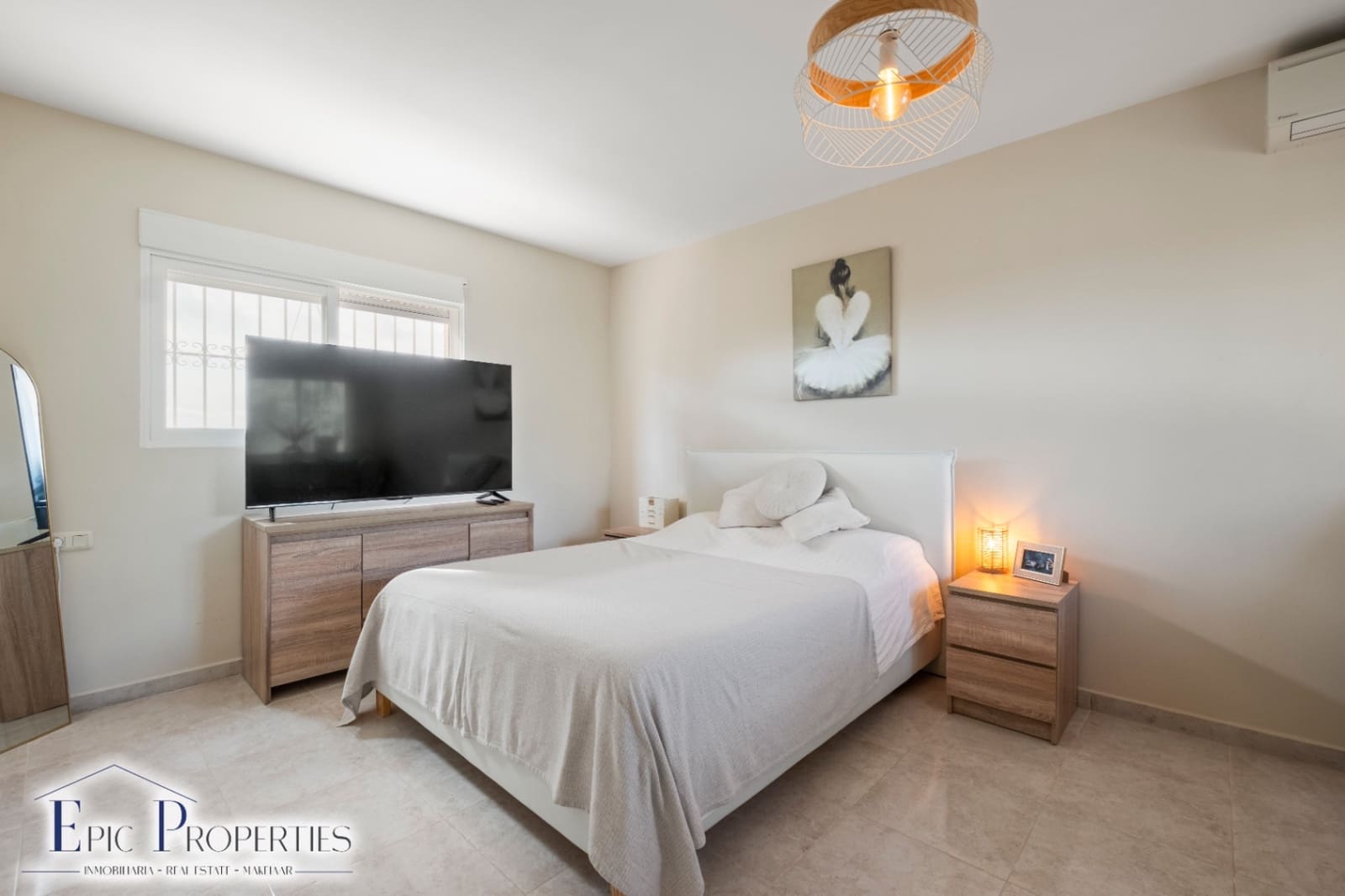 6 soveværelse Byhus til salg i La Nucia med swimmingpool garage - € 498.000 (Ref: 9905130)