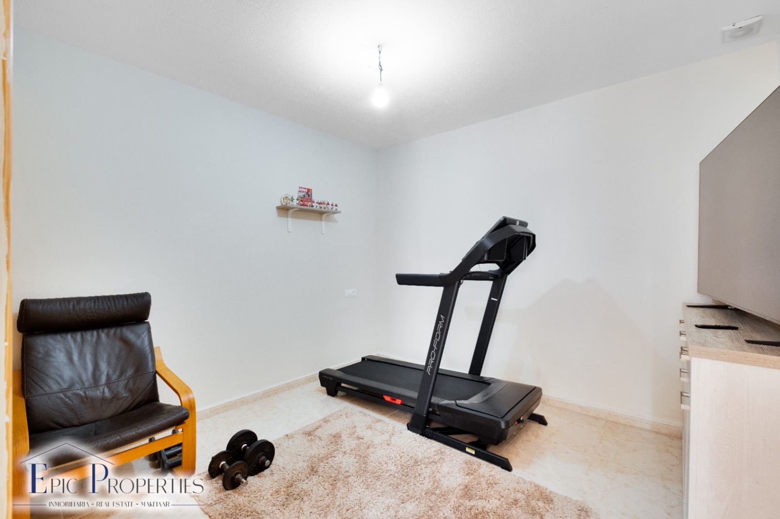 6 soveværelse Byhus til salg i La Nucia med swimmingpool garage - € 498.000 (Ref: 9905130)