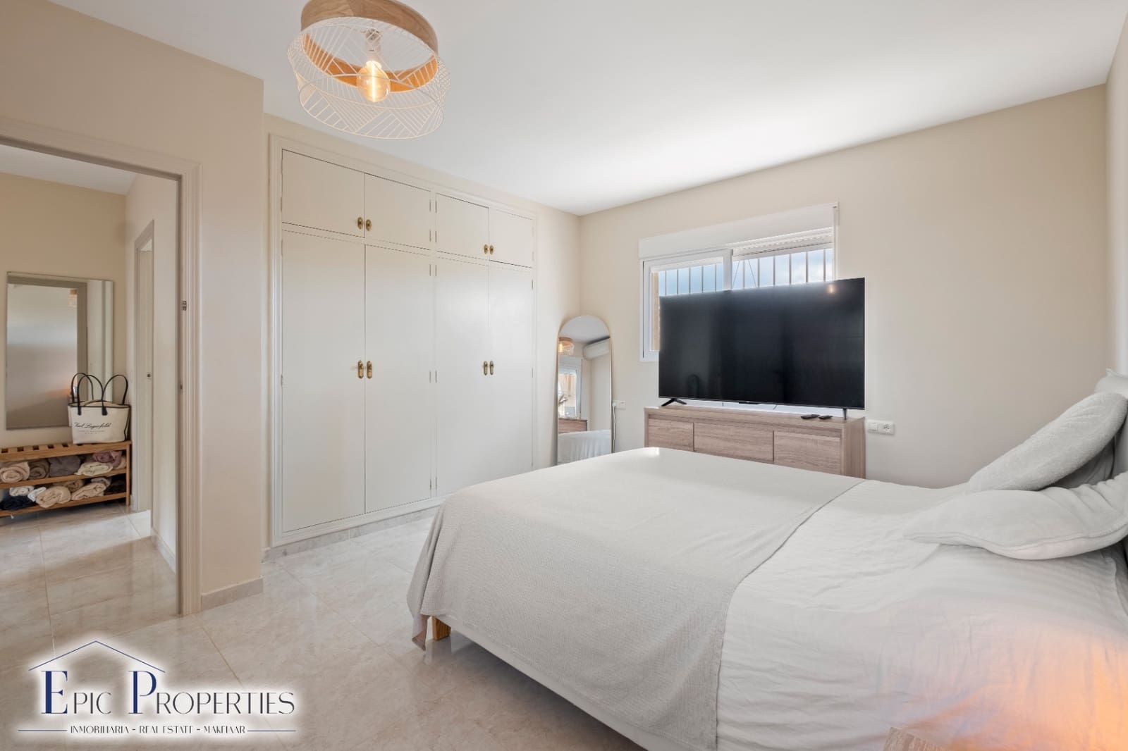 6 soveværelse Byhus til salg i La Nucia med swimmingpool garage - € 498.000 (Ref: 9905130)