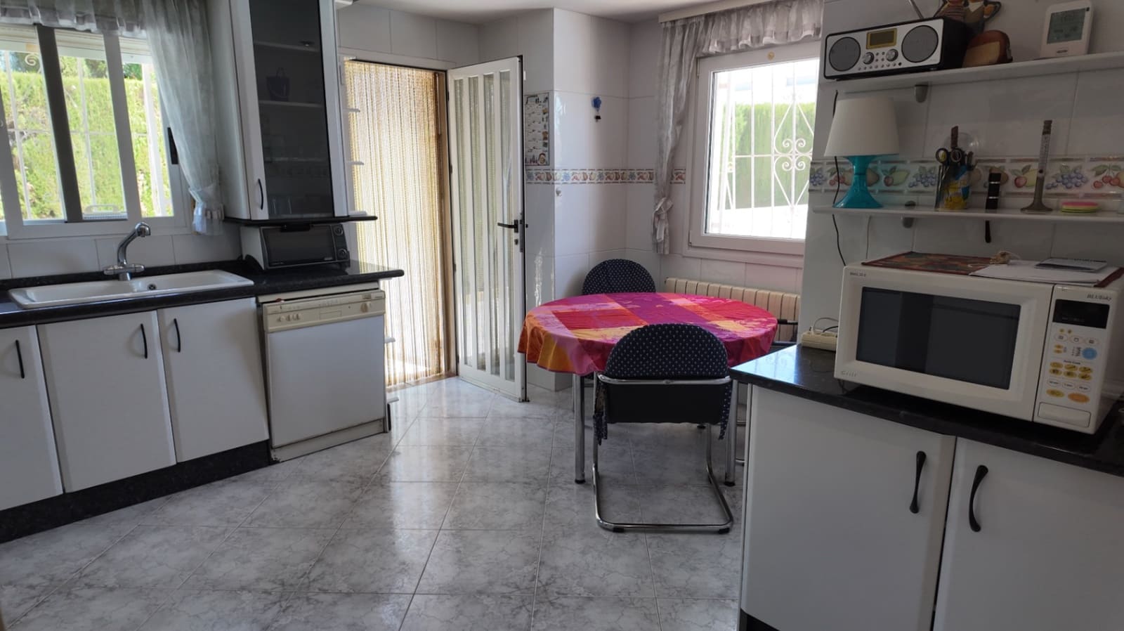 3 soverom Villa til salgs i La Nucia med svømmebasseng garasje - € 575 000 (Ref: 9914022)