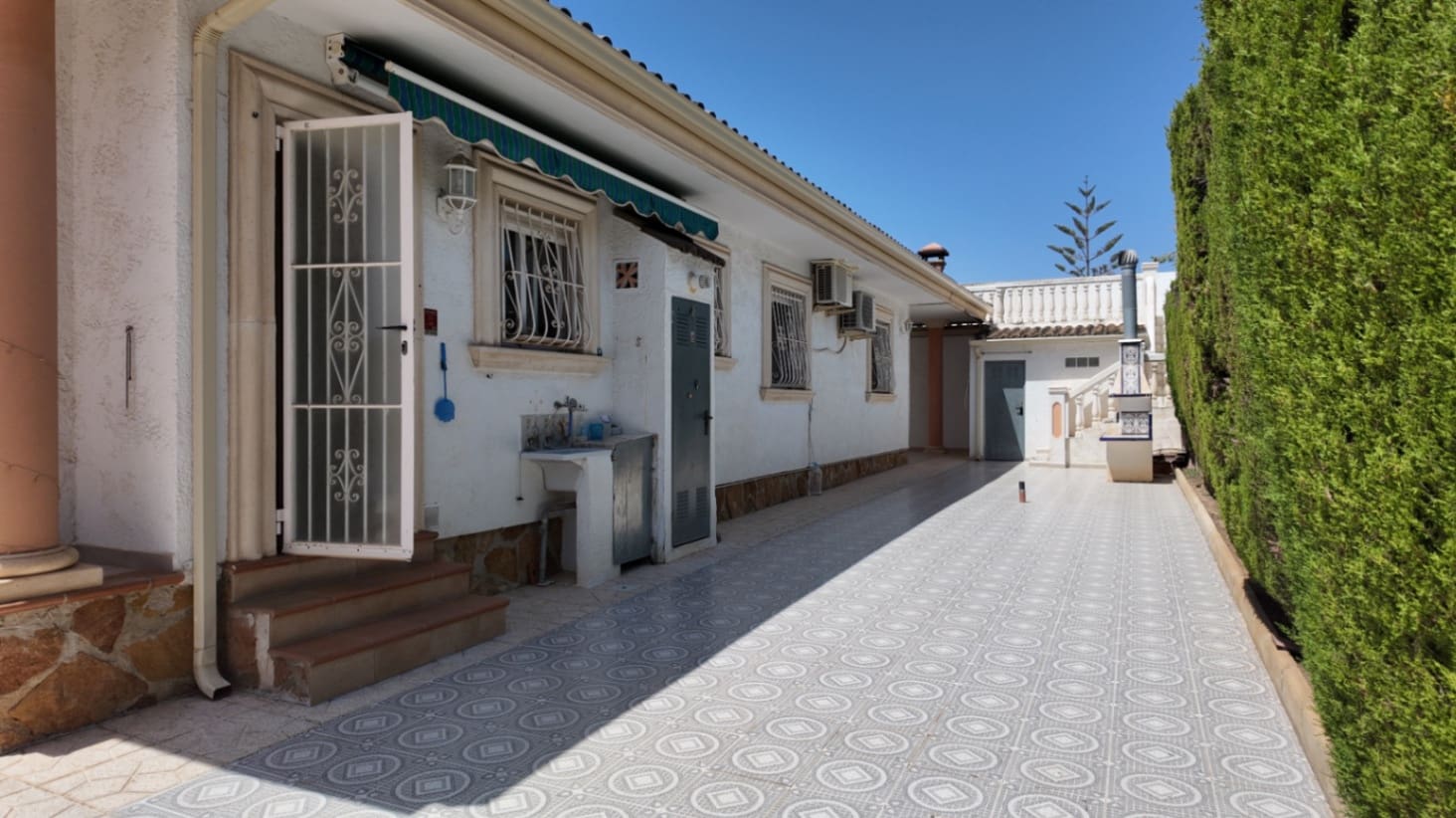 3 soverom Villa til salgs i La Nucia med svømmebasseng garasje - € 575 000 (Ref: 9914022)