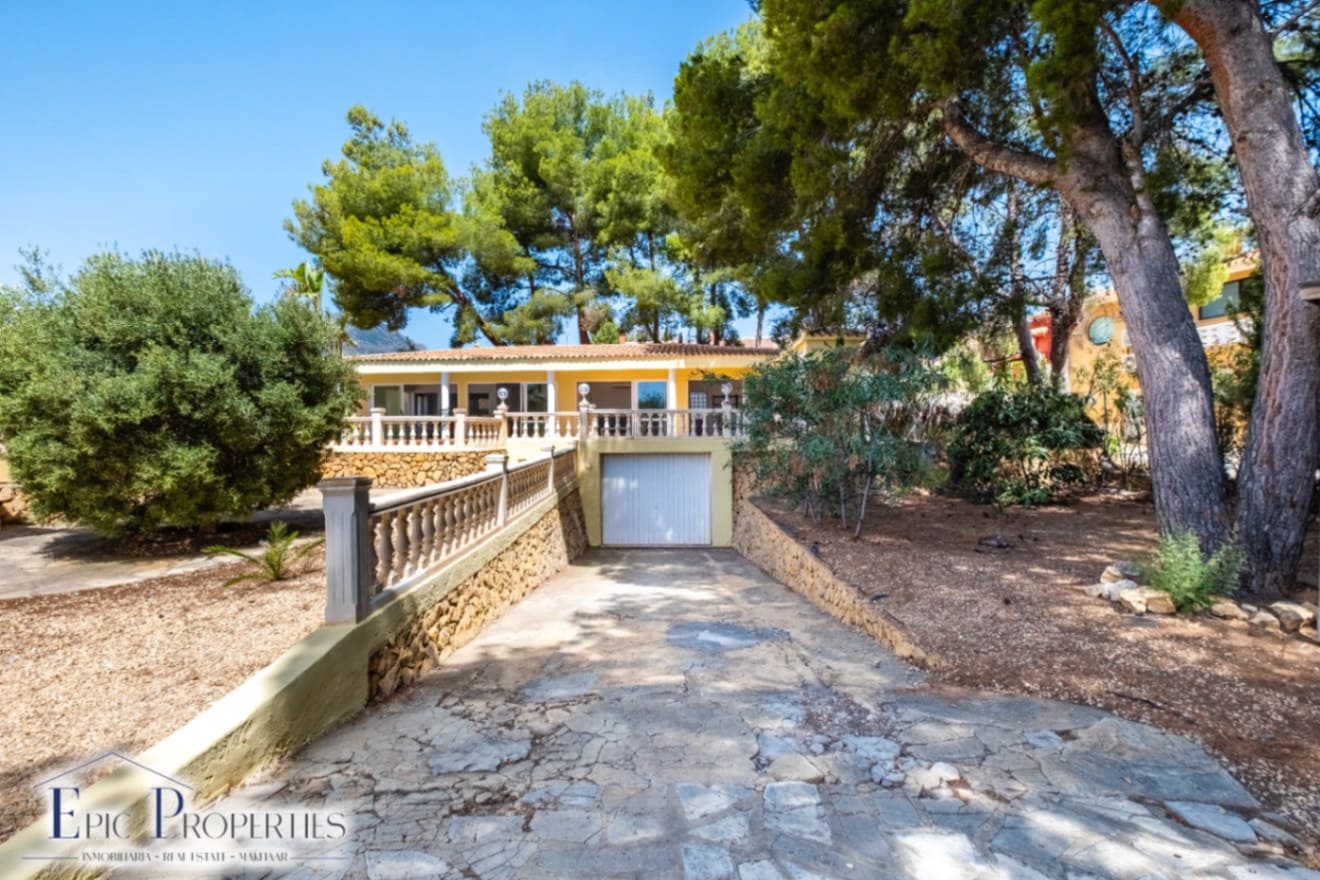 6 sovrum Villa till salu i La Nucia med pool garage - 899 000 € (Ref: 9927776)