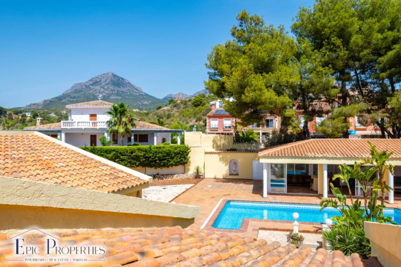 6 sovrum Villa till salu i La Nucia med pool garage - 899 000 € (Ref: 9927776)