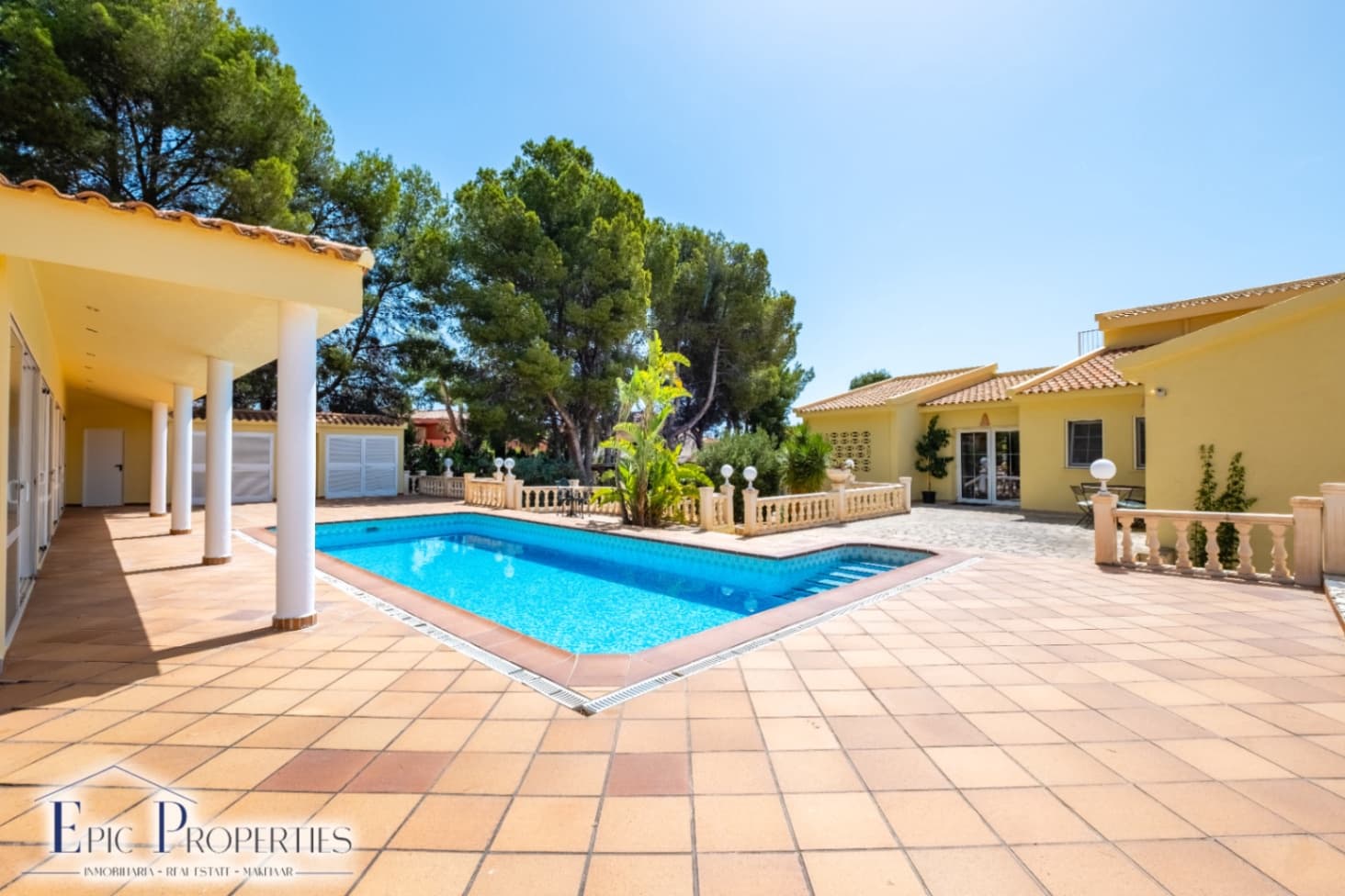 6 sovrum Villa till salu i La Nucia med pool garage - 899 000 € (Ref: 9927776)