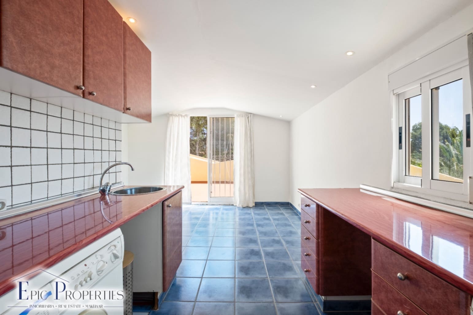 6 sovrum Villa till salu i La Nucia med pool garage - 899 000 € (Ref: 9927776)