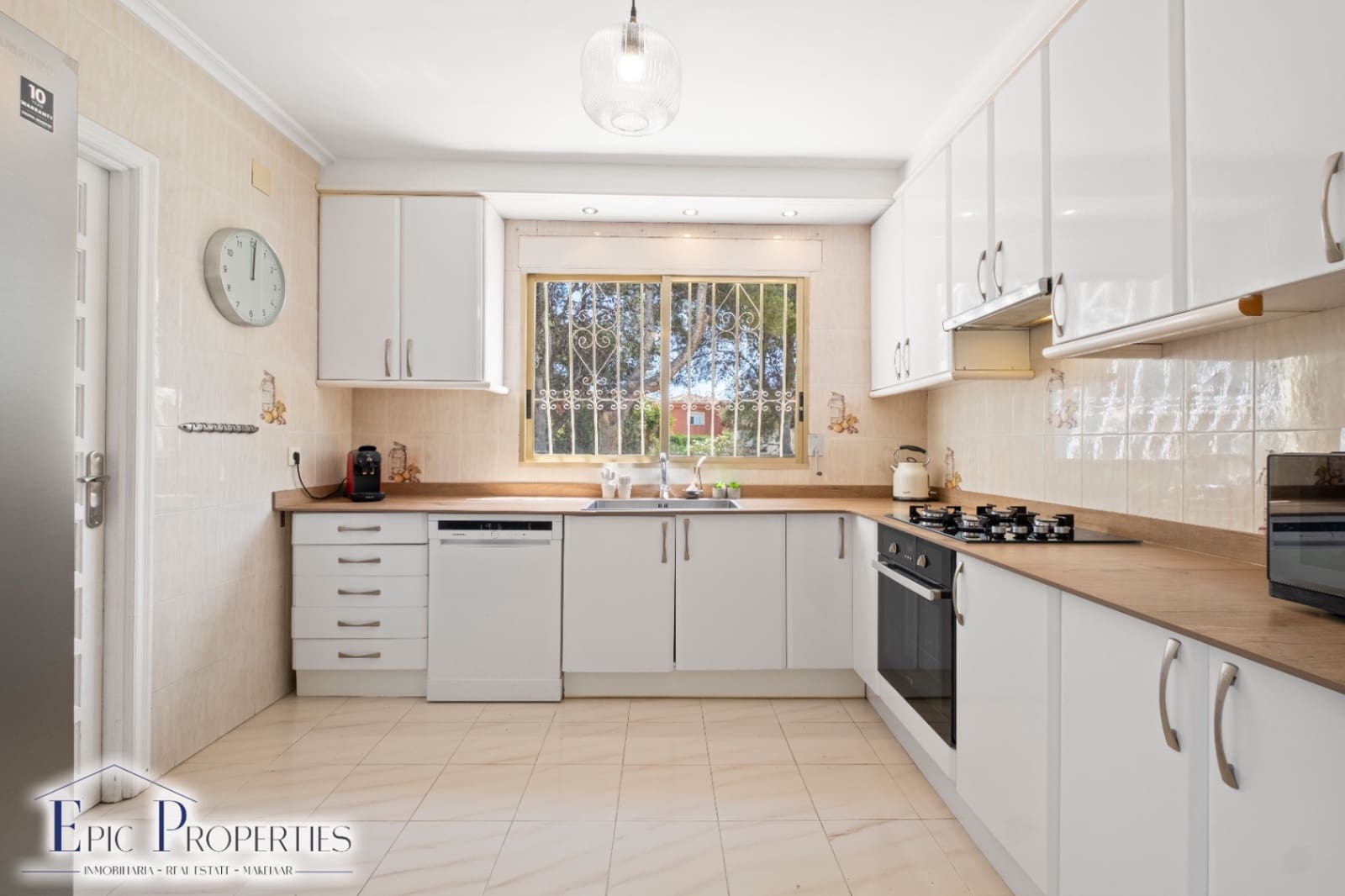 6 sovrum Villa till salu i La Nucia med pool garage - 899 000 € (Ref: 9927776)
