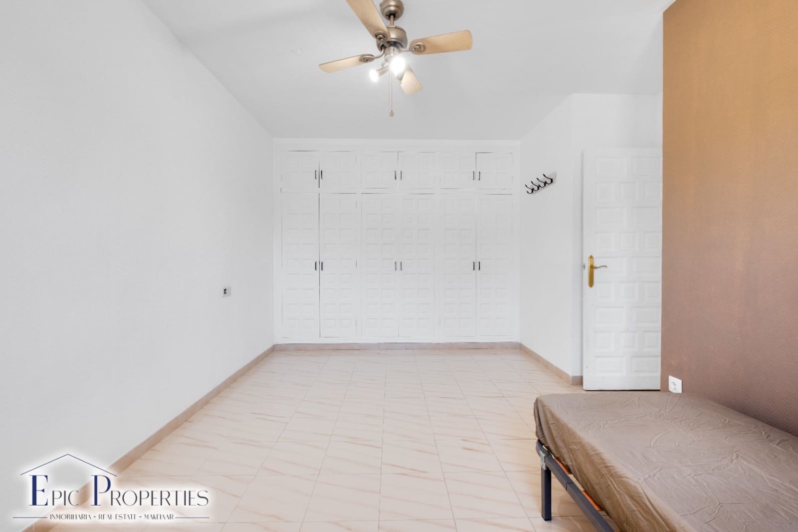 6 sovrum Villa till salu i La Nucia med pool garage - 899 000 € (Ref: 9927776)