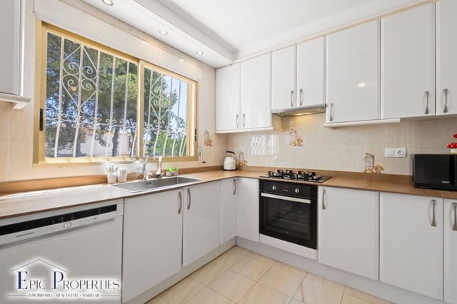 Chalet de 6 habitaciones en La Nucia en venta con piscina garaje - 899.000 € (Ref: 9927776)
