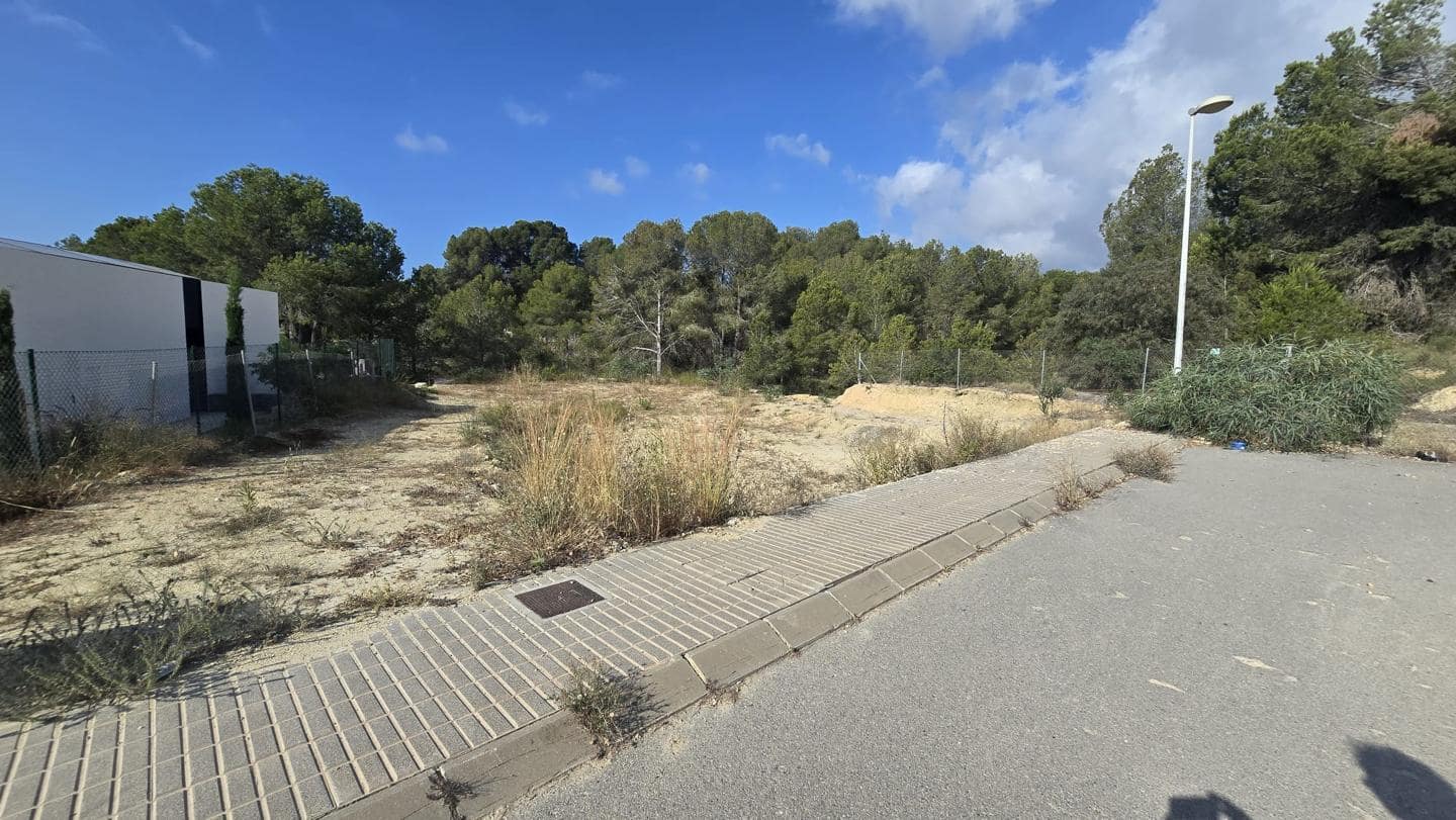 Building Plot for sale in Alfaz del Pi / L'Alfas del Pi - € 180,000 (Ref: 9927777)