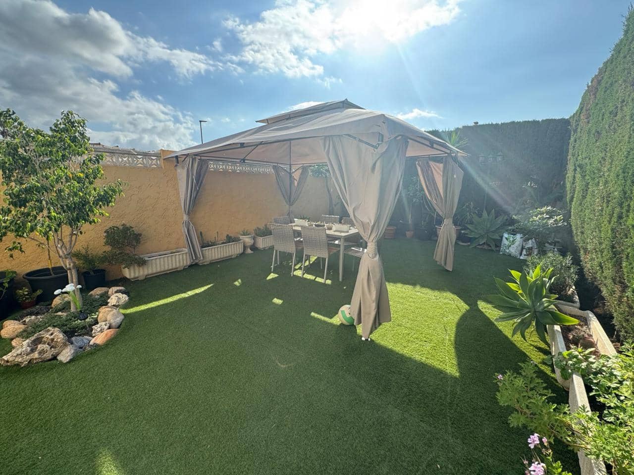 2 slaapkamer Rijtjeshuis te koop in Alfaz del Pi / L'Alfas del Pi met zwembad garage - € 315.000 (Ref: 9927781)