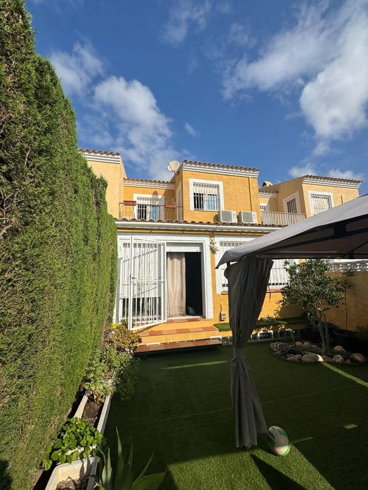 2 slaapkamer Rijtjeshuis te koop in Alfaz del Pi / L'Alfas del Pi met zwembad garage - € 315.000 (Ref: 9927781)