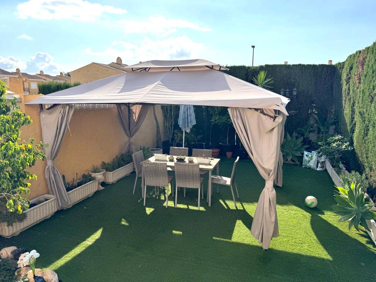 2 slaapkamer Rijtjeshuis te koop in Alfaz del Pi / L'Alfas del Pi met zwembad garage - € 315.000 (Ref: 9927781)