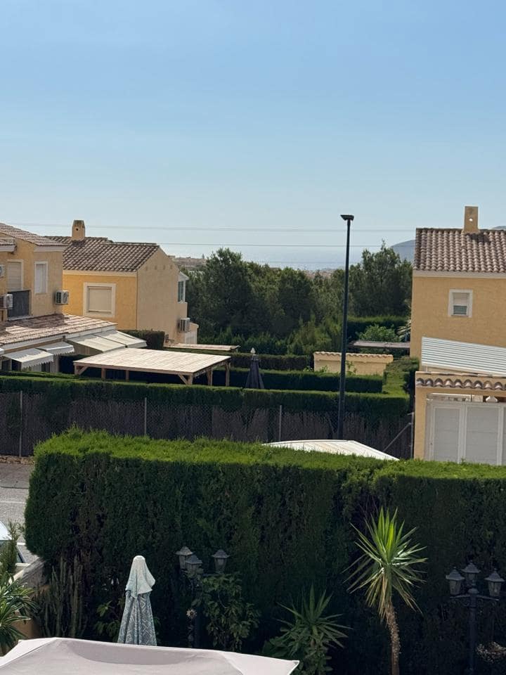 2 slaapkamer Rijtjeshuis te koop in Alfaz del Pi / L'Alfas del Pi met zwembad garage - € 315.000 (Ref: 9927781)