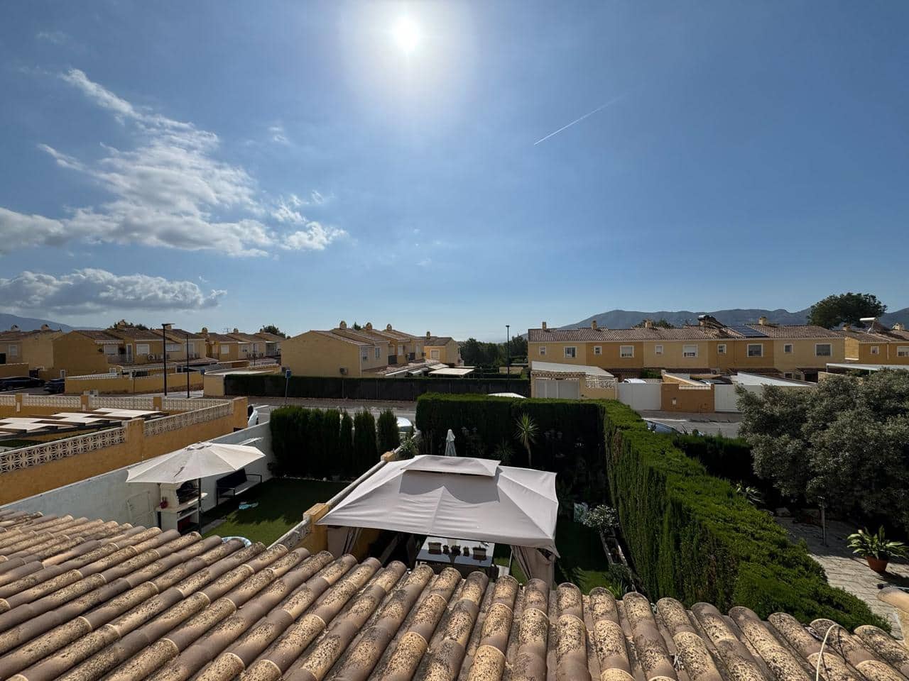 2 slaapkamer Rijtjeshuis te koop in Alfaz del Pi / L'Alfas del Pi met zwembad garage - € 315.000 (Ref: 9927781)