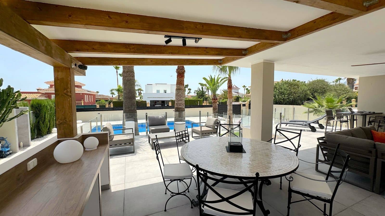 4 slaapkamer Villa te koop in Alfaz del Pi / L'Alfas del Pi met zwembad garage - € 1.195.000 (Ref: 9928392)