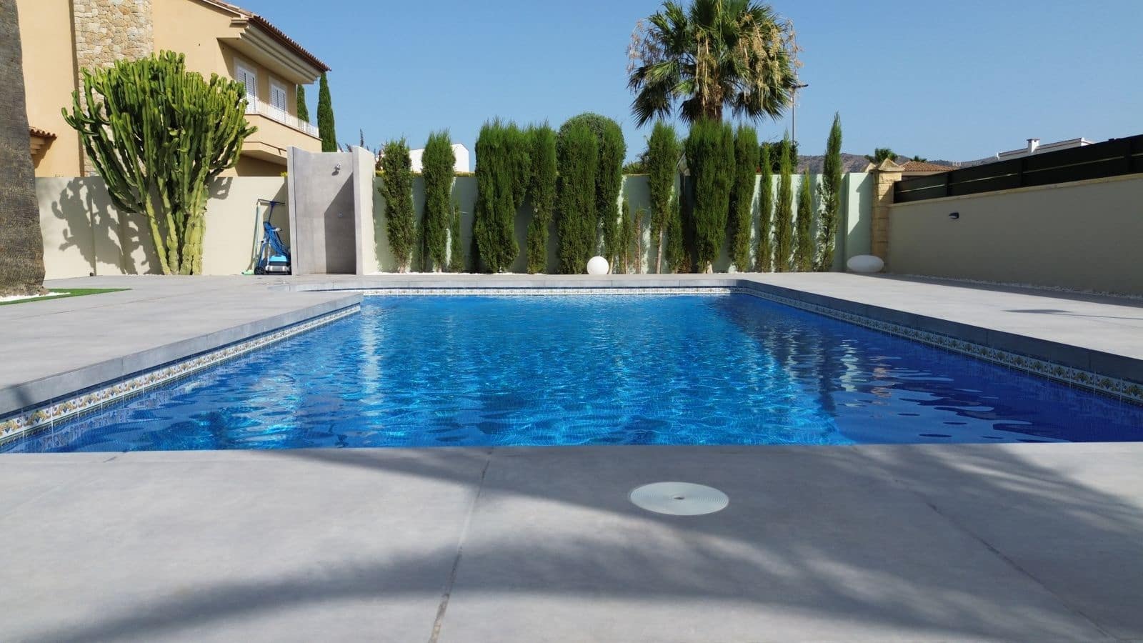 4 slaapkamer Villa te koop in Alfaz del Pi / L'Alfas del Pi met zwembad garage - € 1.195.000 (Ref: 9928392)
