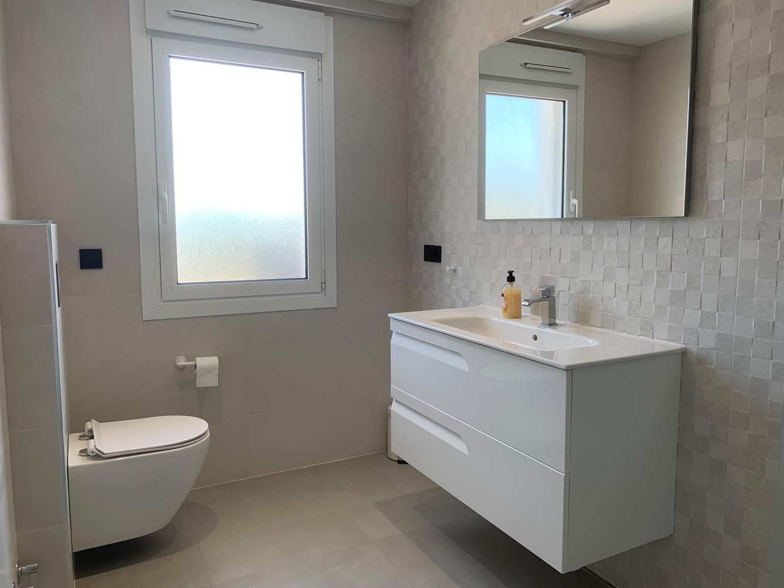 4 bedroom Villa for sale in Alfaz del Pi / L'Alfas del Pi with pool garage - € 1,195,000 (Ref: 9928392)