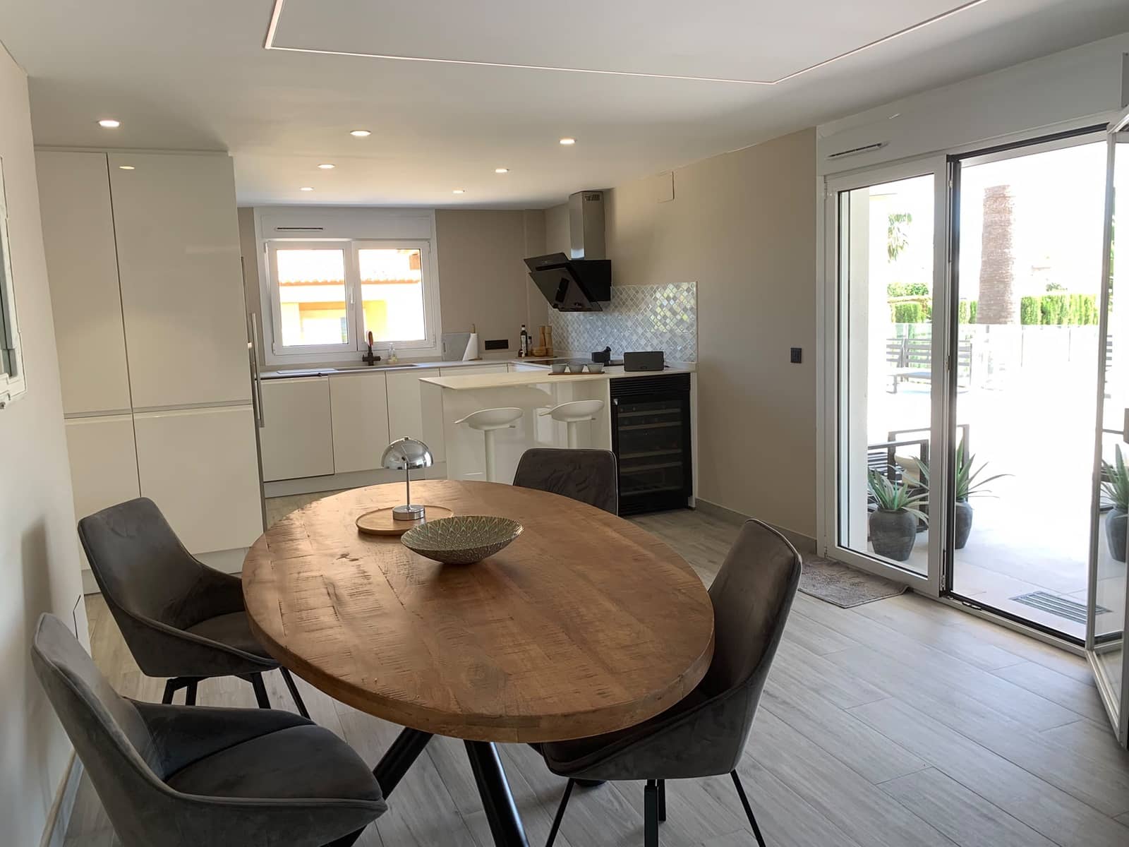 4 bedroom Villa for sale in Alfaz del Pi / L'Alfas del Pi with pool garage - € 1,195,000 (Ref: 9928392)