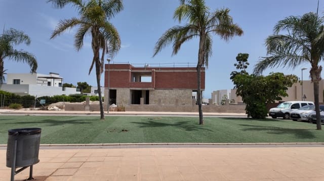 4 soverom Villa til salgs i La Nucia med svømmebasseng garasje - € 795 000 (Ref: 9973744)