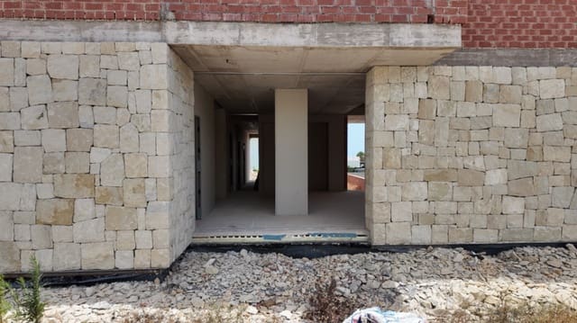 4 soverom Villa til salgs i La Nucia med svømmebasseng garasje - € 795 000 (Ref: 9973744)